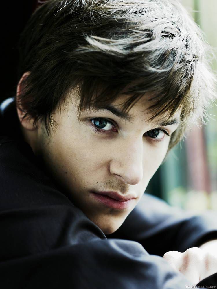am-gonna-be-nice-and-show-you-pics-of-gaspard-ulliel-nice-ones-not-like