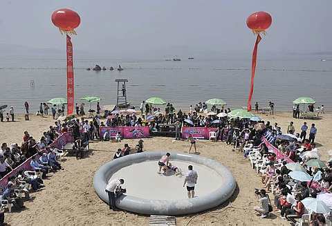 [women+wrestle+5.jpg]