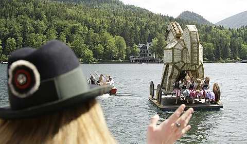 [daffodil+festival+1.jpg]