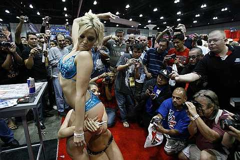 [13th+annual+Erotica+L8.jpg]
