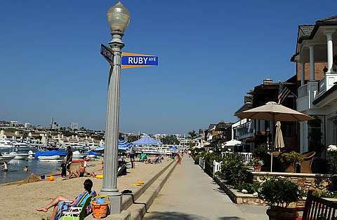 [View+of+Balboa+beach2.jpg]
