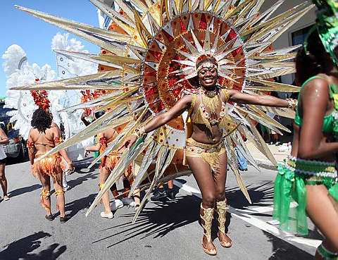 [dancer+wears+10.jpg]