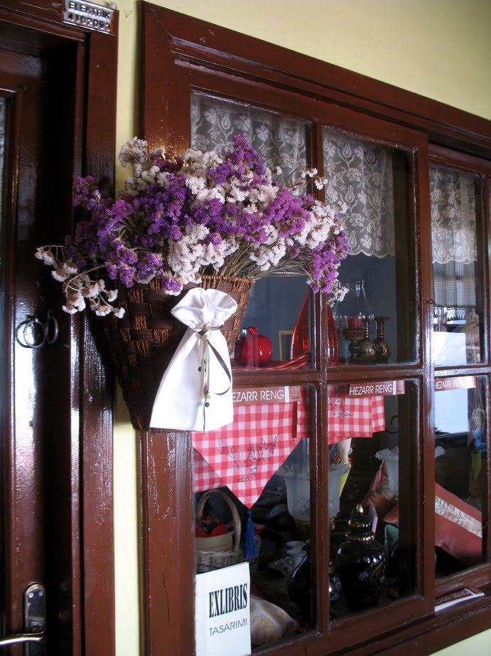 LEYLAK DALI ÇIK ÇIK ÇIKRIKÇILAR YOKUŞU