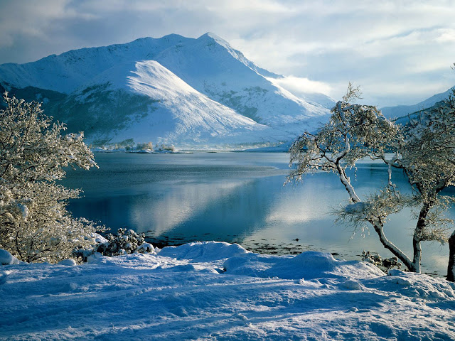 [Ballachulish,_Western_Highlands,_Scotland.jpg]