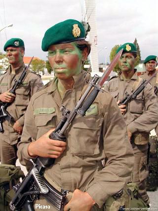 [000+paraquedistas.jpg]