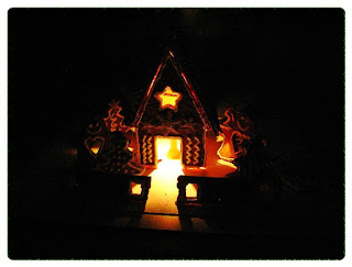 COMING HOME FOR THE HOLIDAYS:GINGERBREAD HOUSE WITH DARING BAKERS 52 3IMG 8904