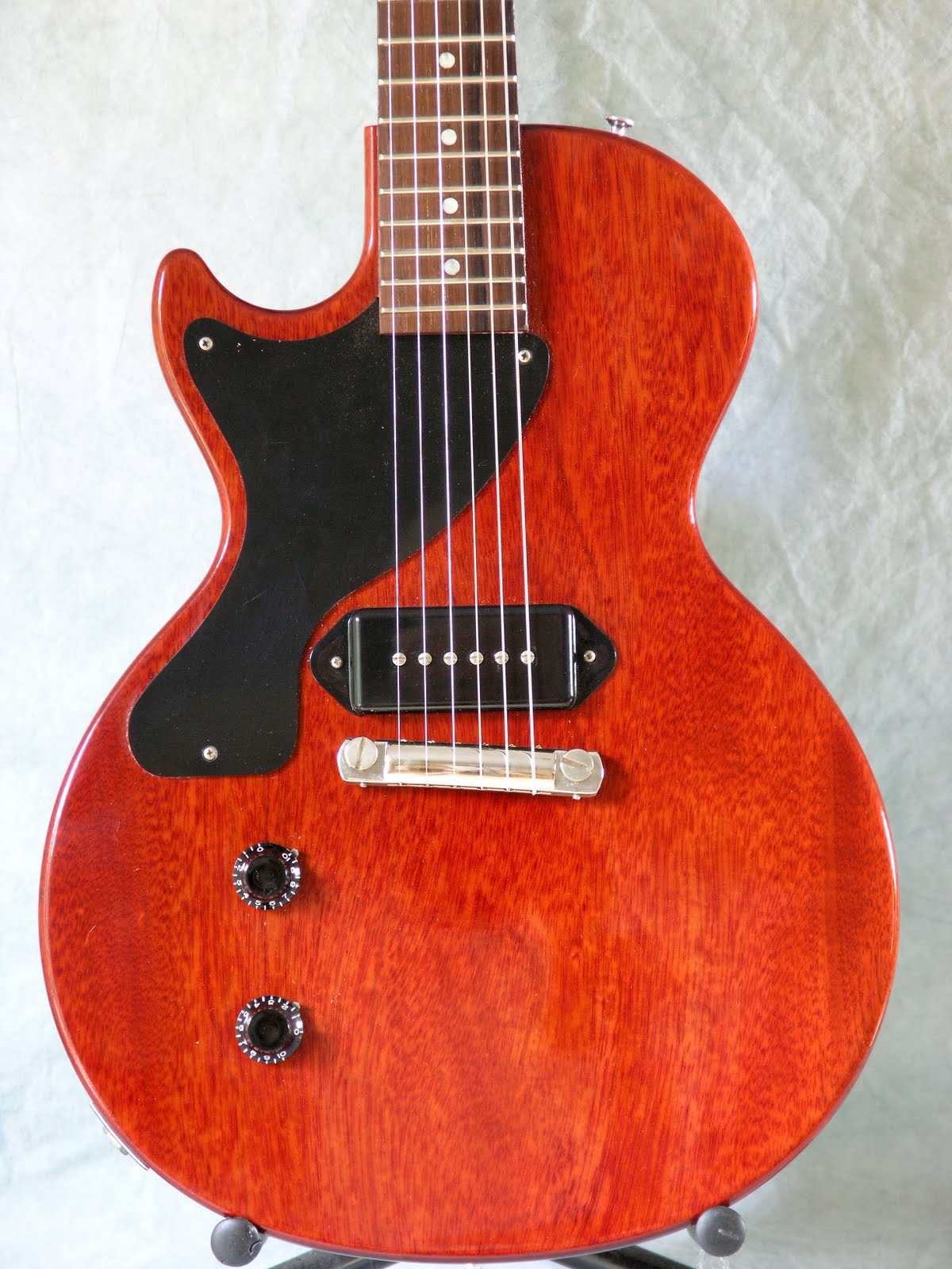 Jerry's Lefty Guitars newest guitar arrivals. Updated weekly! Gibson