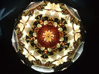 鏡は私たちの日常生活の一部ですが、現代の鏡は永遠に存在していたわけではありません。 キャスリン・ジーグラー/ゲッティイメージズ