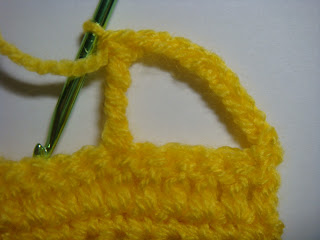 how to crochet a car appliqué - step #4