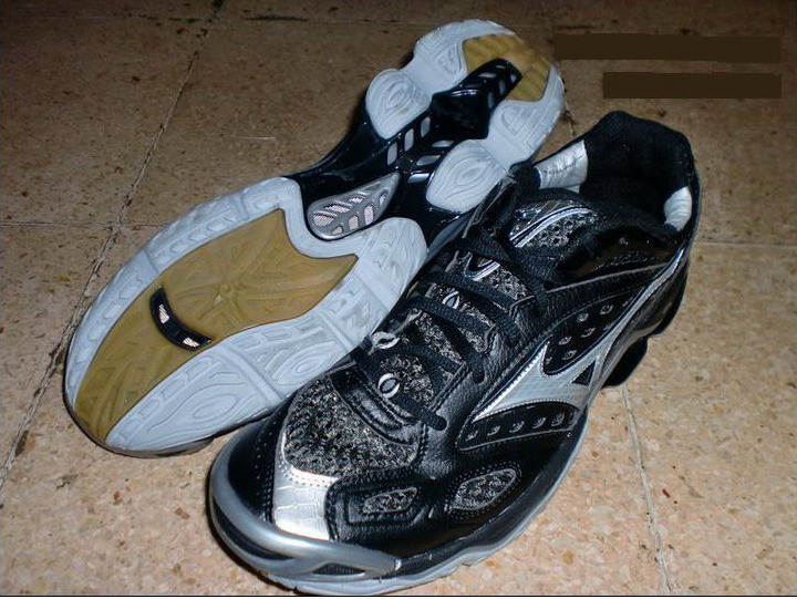 mizuno tornado 6