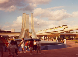 Disney Vacation Kingdom: EPCOT Main Entrance Plaza
