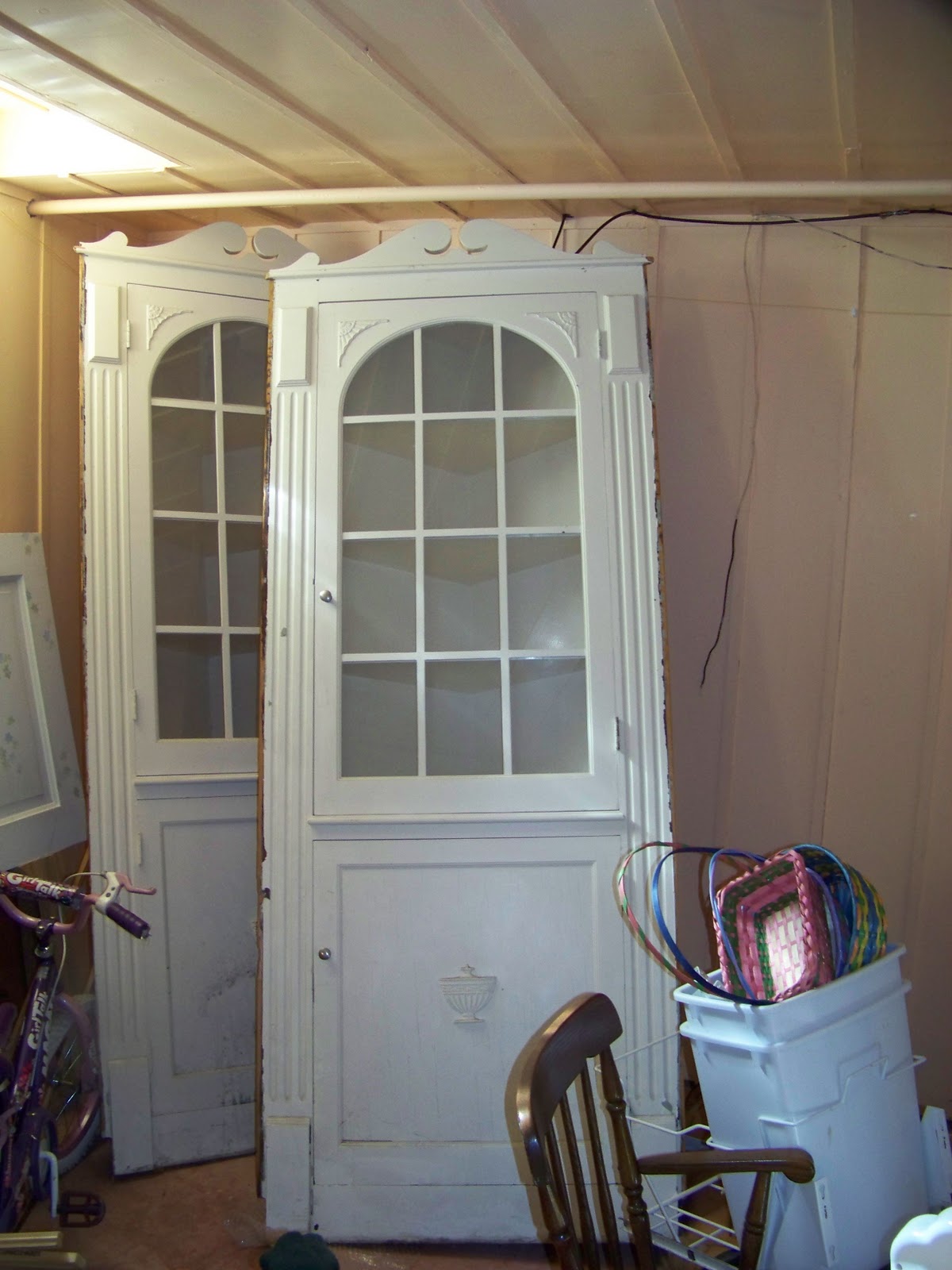 Love From My Kitchen: Corner Cabinets in the Dining Room?