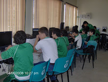 Trabajando en la sala de computadores.