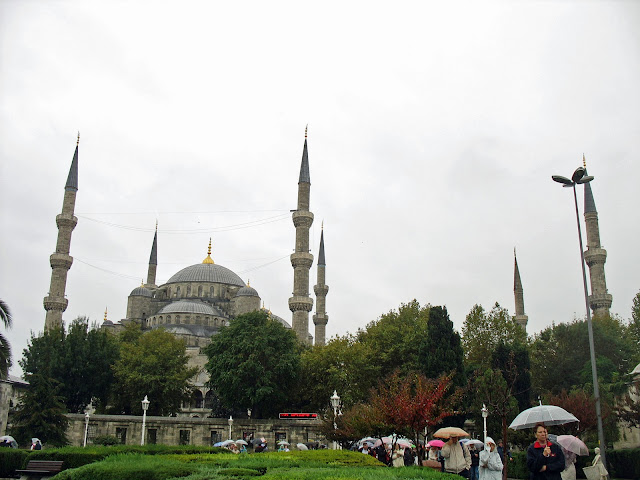 blue mosque with six minarets