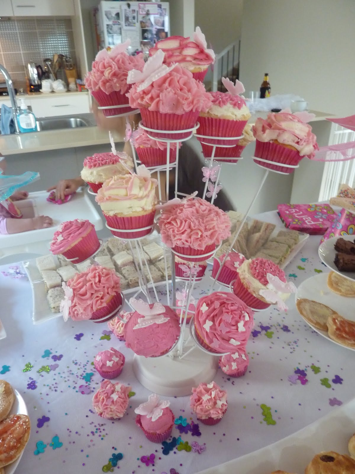 Deb's Cakes and Cupcakes Bayb Girls 1st Birthday Cupcakes Pink