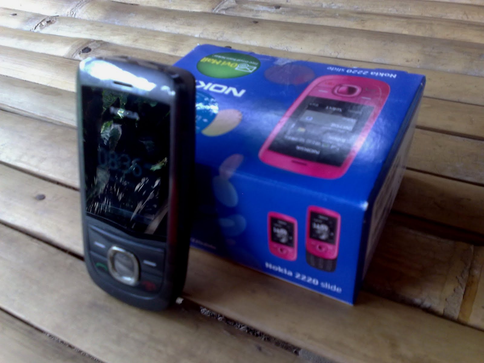 A Week with the Nokia 2220 Slide
