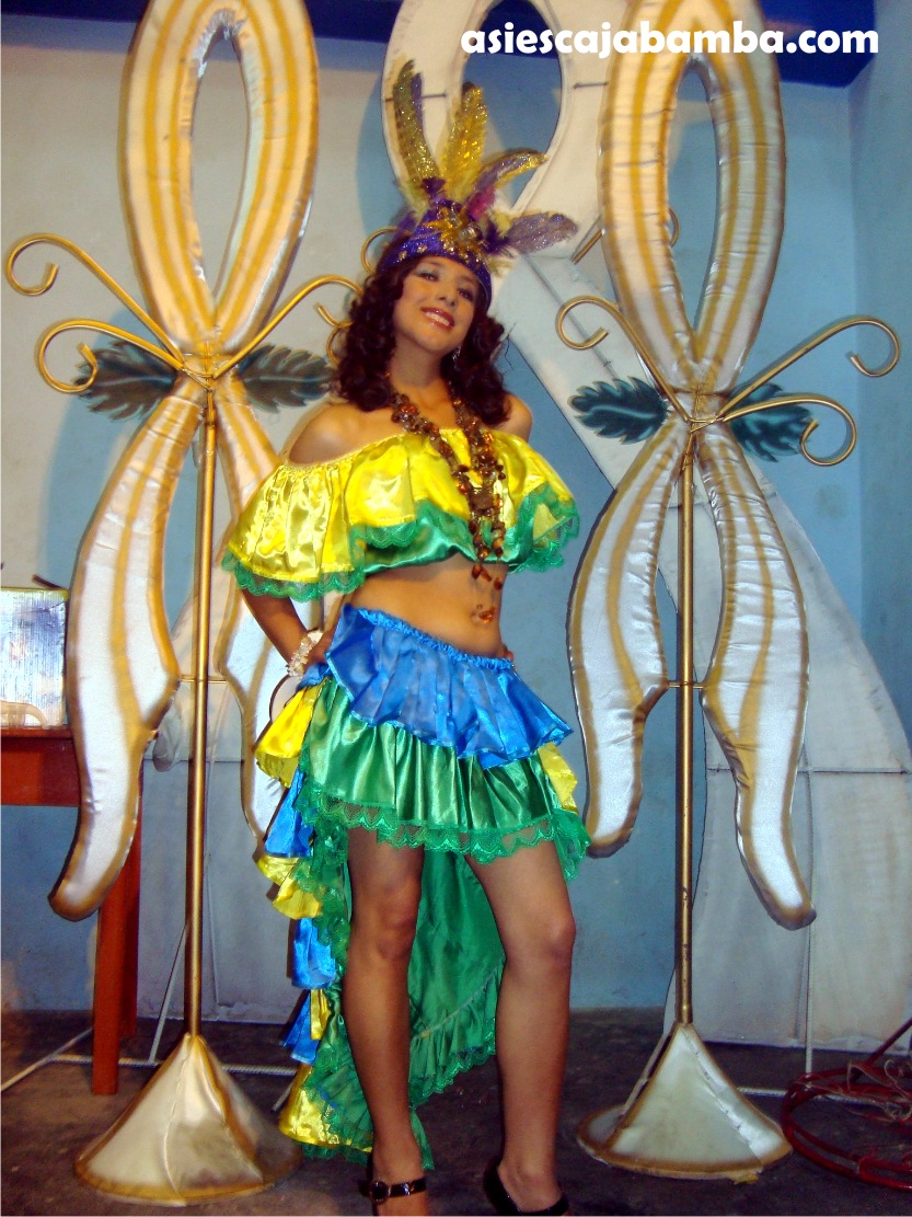 Video de Jessica Alvarado Vargas en traje típico - Cajabamba