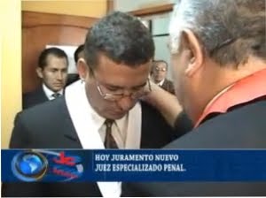 Juramentación del nuevo juez especializado en Cajabamba, César Salaverry