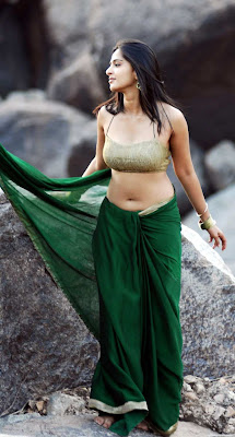 Hot pictures of Anushka Green Saree Navel show Pictures