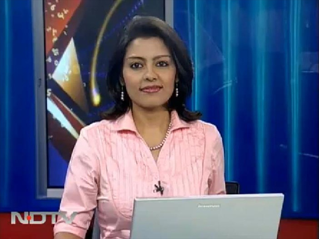 Spicy Newsreaders Anisha Nayar Dhawan Of Ndtv Profit