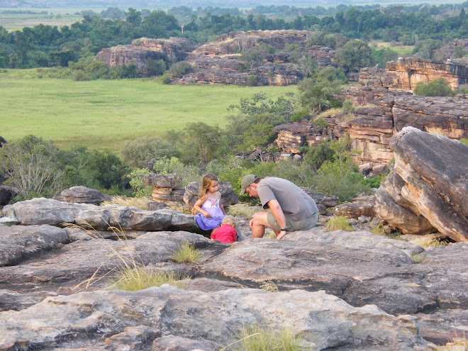 keeping busy waiting for the sunset at Ubirr