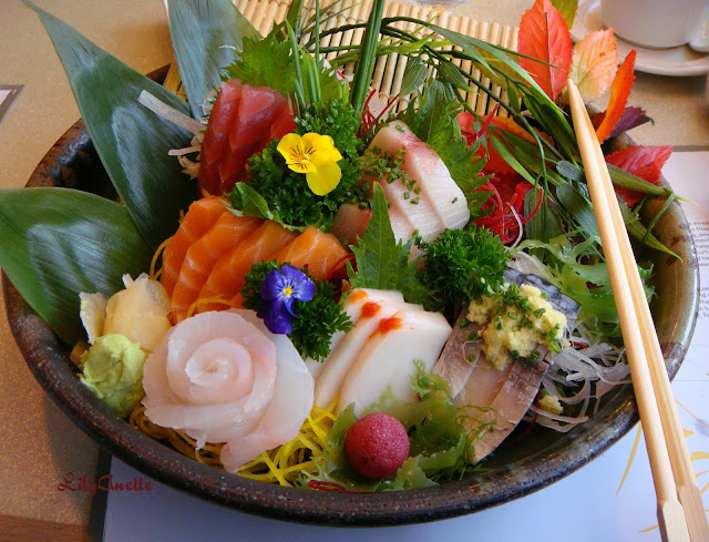 Forum Image: http://2.bp.blogspot.com/_6Ork8YxURMU/S-brkLV5ugI/AAAAAAAAEIA/02qCsMdNtlA/s640/Sashimi+Lunch.jpg