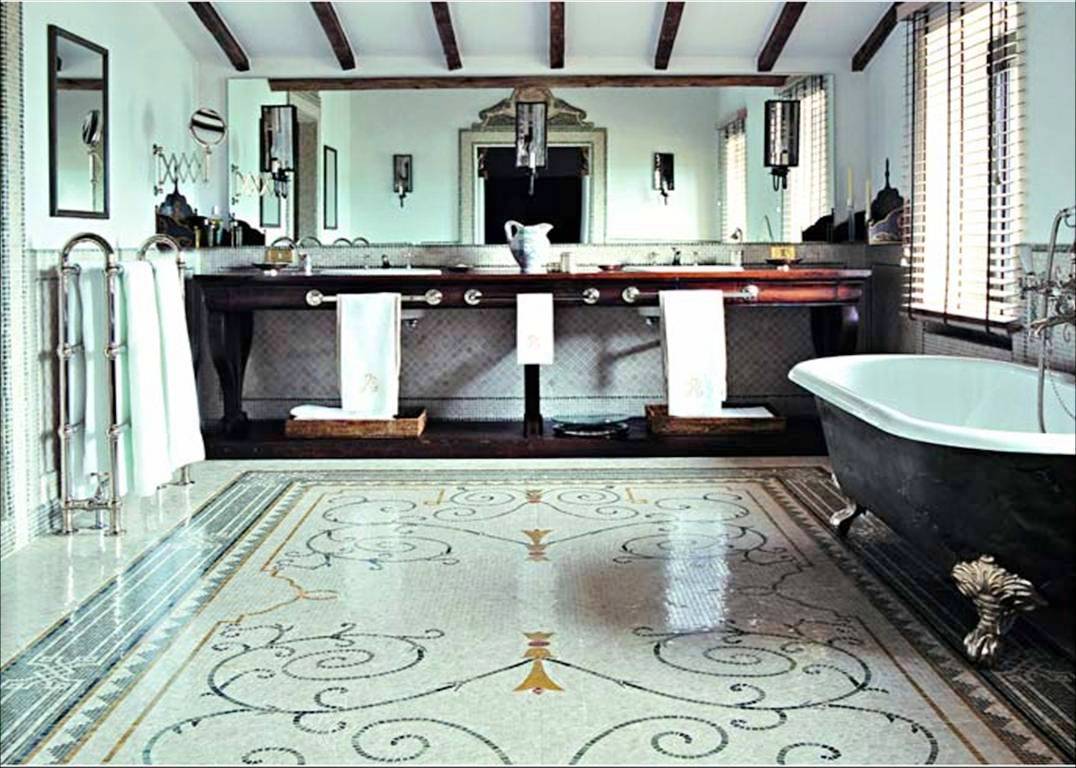 http://2.bp.blogspot.com/_6RuB-MyU_O4/S9meji7sCUI/AAAAAAAAHxE/0RZXbhiUxbk/s1600/reschio+count+benedikt+bolza+renovated+italian+italy+estate+bathroom+bath+mosaic+floor+beamed+ceiling.jpg