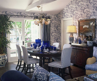 Toile Bedrooms on Including Blue Toile Wallpaper Upholstered Dining Chairs Upholstered