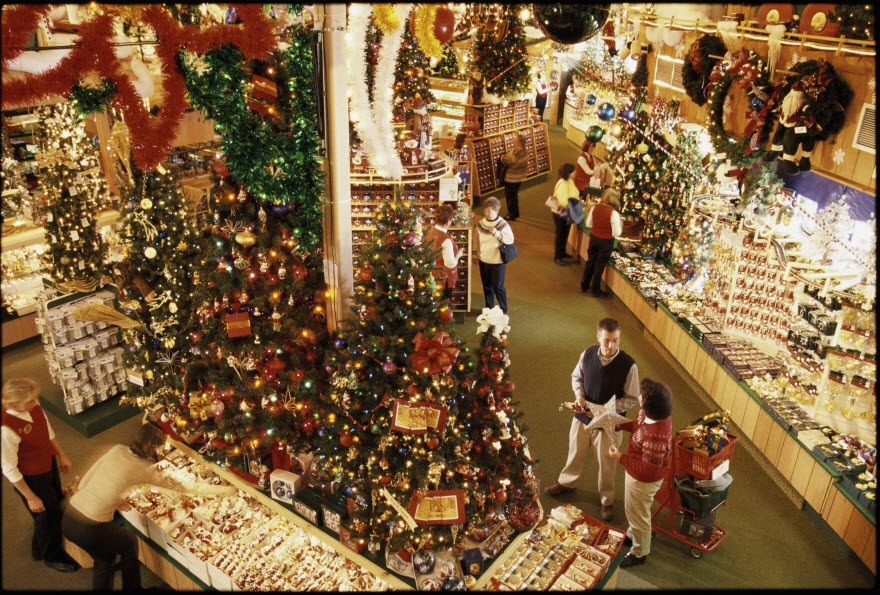 The places where christmas never ends Girl With The Curlz: Worlds Largest Christmas Store