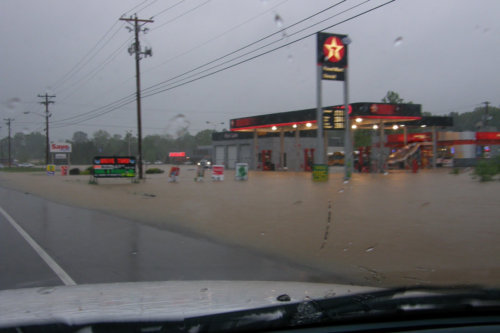 My World Flooding in West Tn, Camden,Tn. 50110