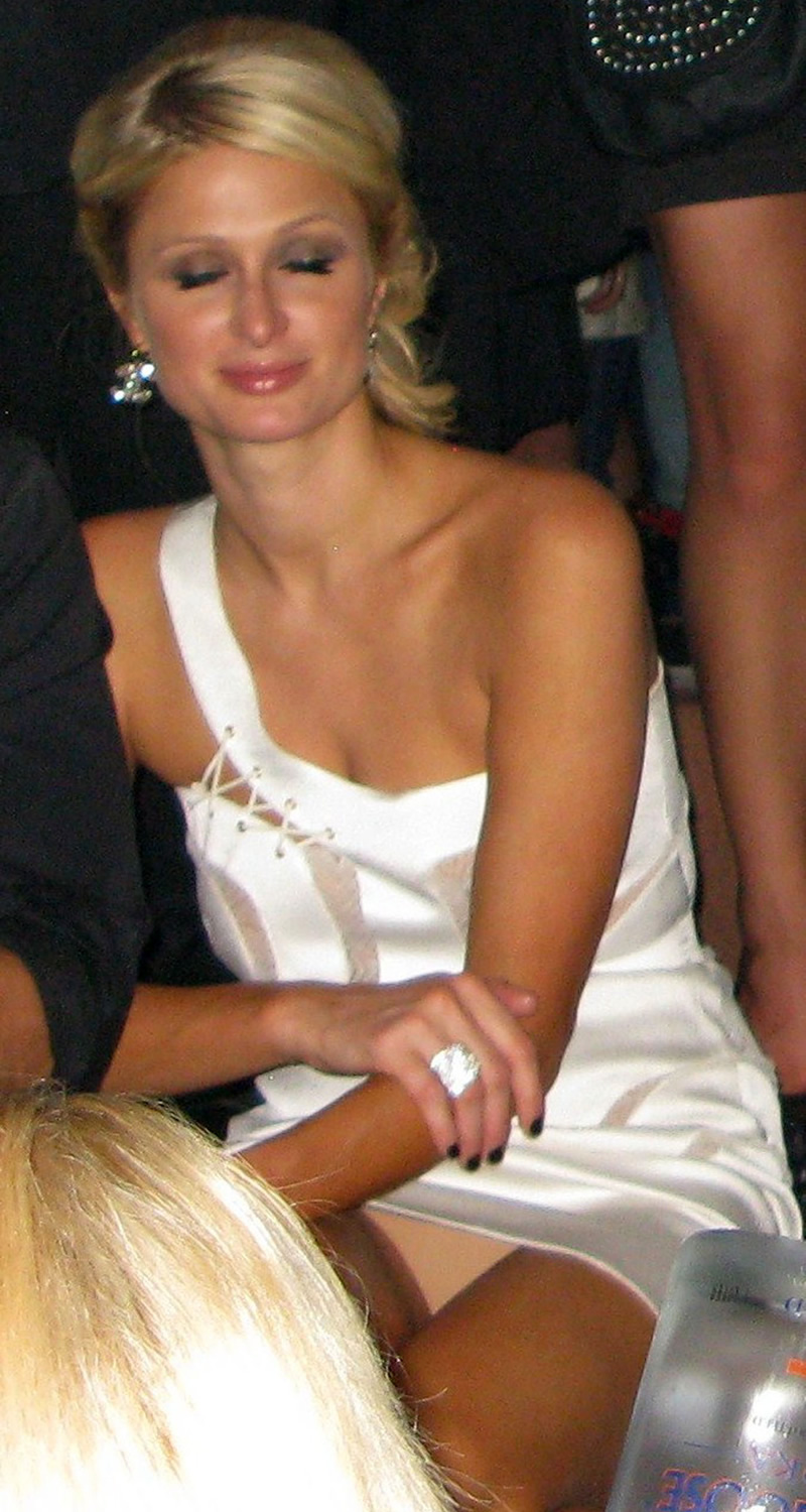 Paris Hilton Upskirt Pic 74