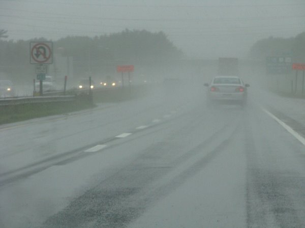 [Driving+in+driving+rain.jpg]
