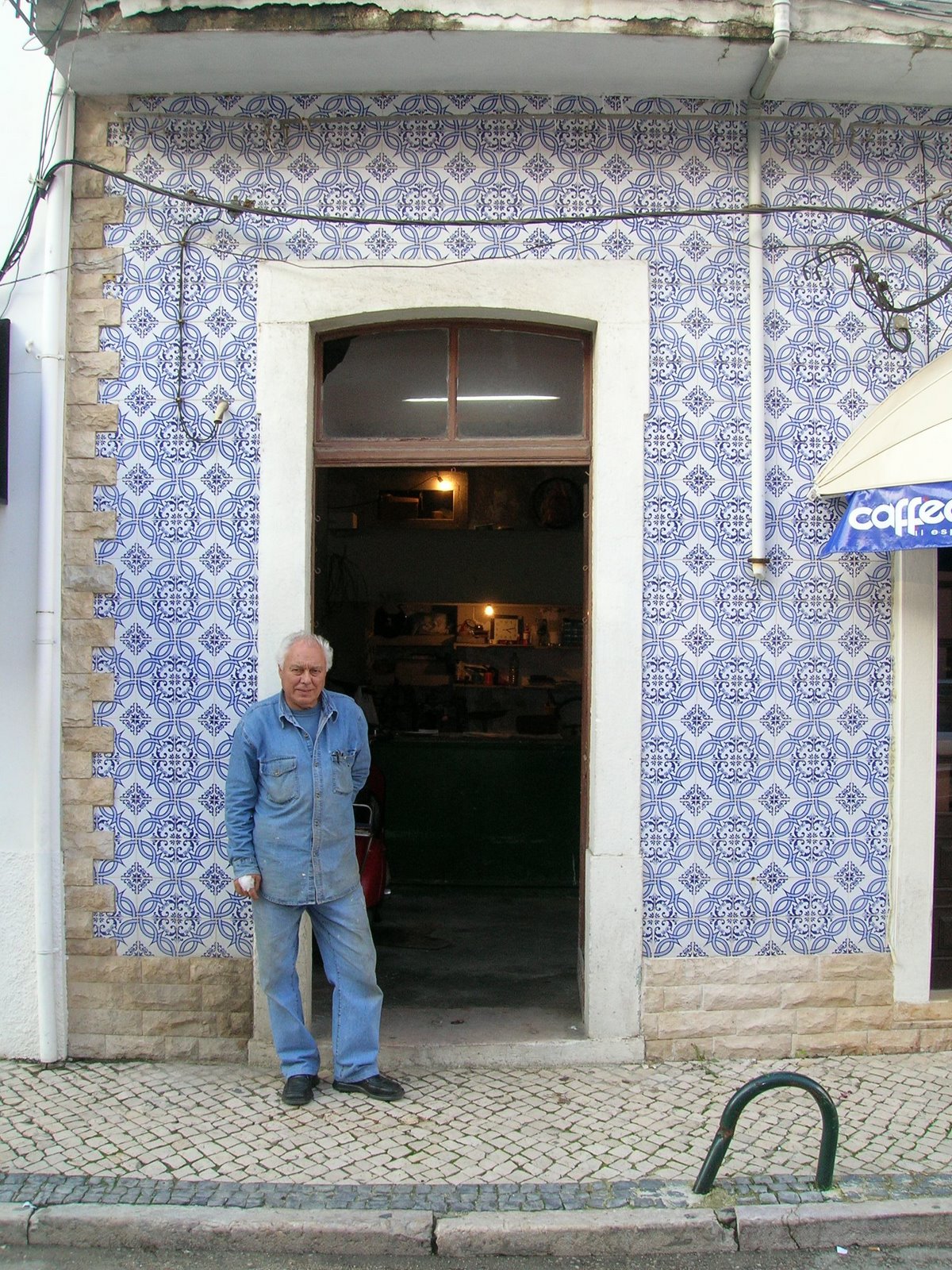 [1)LATOARIA-FUNILEIRO+de+Eduardo+Santos+Grilo..JPG]