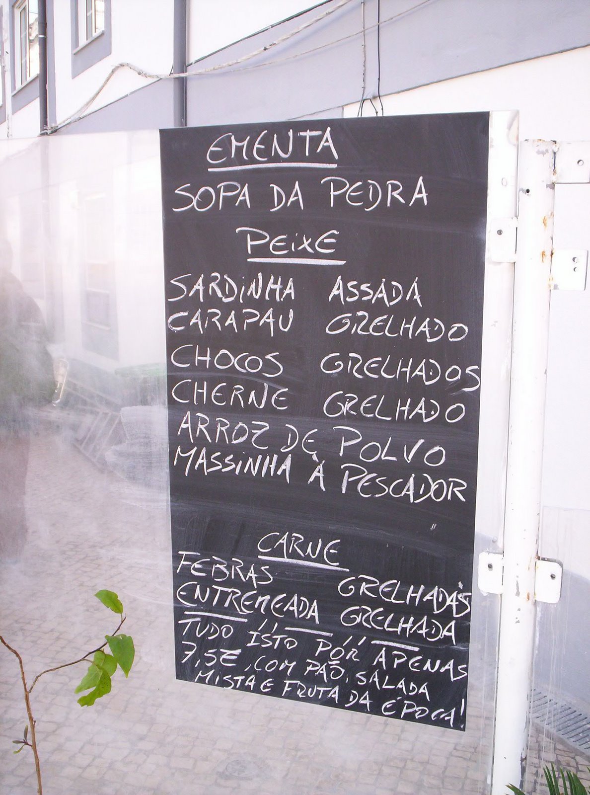 [8)+Ementa+diária.JPG]