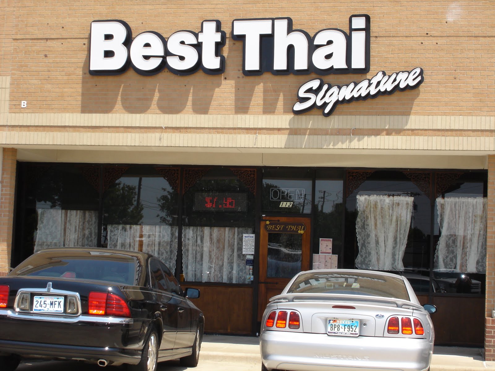 So many Yummy Foods, So Little Time... Best Thai Restaurant
