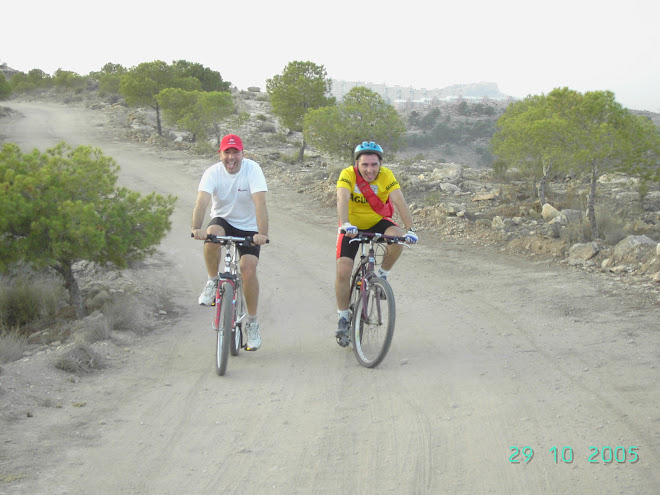 SUS PRIMERAS PEDALADAS