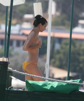 Tuba Buyukustun Bikini tuba-buyukustun-bikini