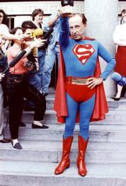 Ruiz Mateos disfrazado superman