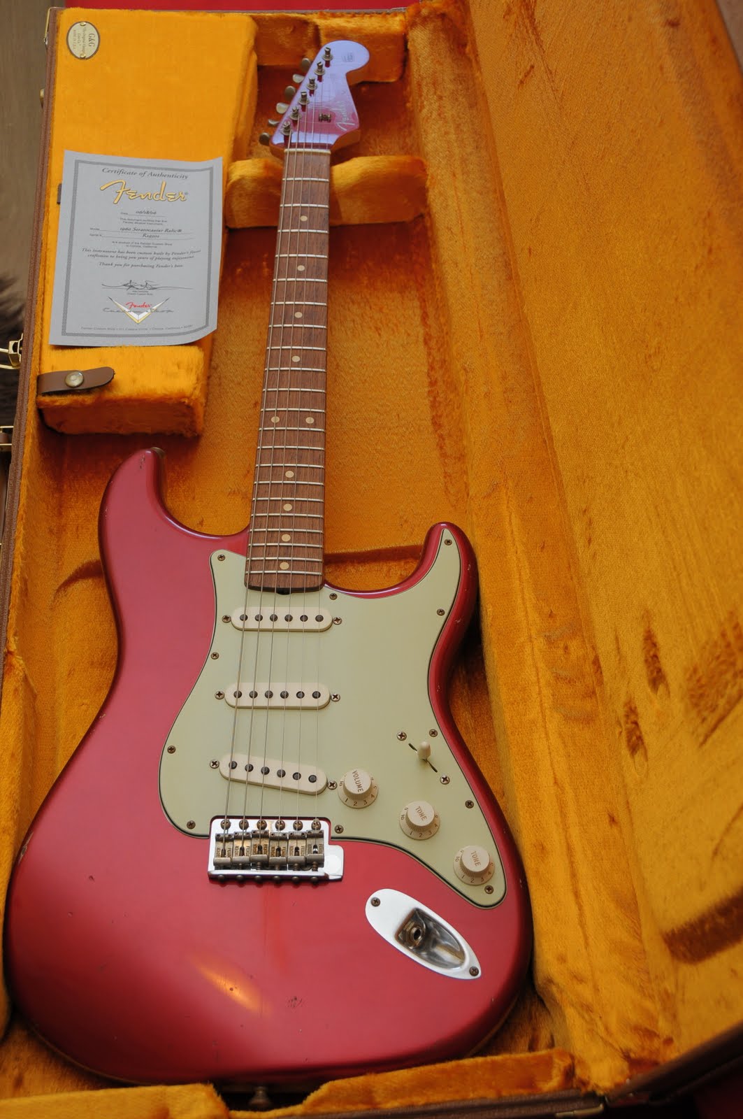 Guitar Woody Fender '60s custom shop Relic Strat Candy Apple Red w