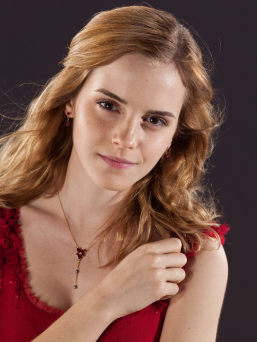 500px x 666px - Emma Watson: Another promotional picture of Emma Watson as Hermione Granger  in Harry Potter 7