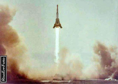 Torre Eiffel transformada em míssil balístico, é o que aconteceria se Bush fosse presidente da França.