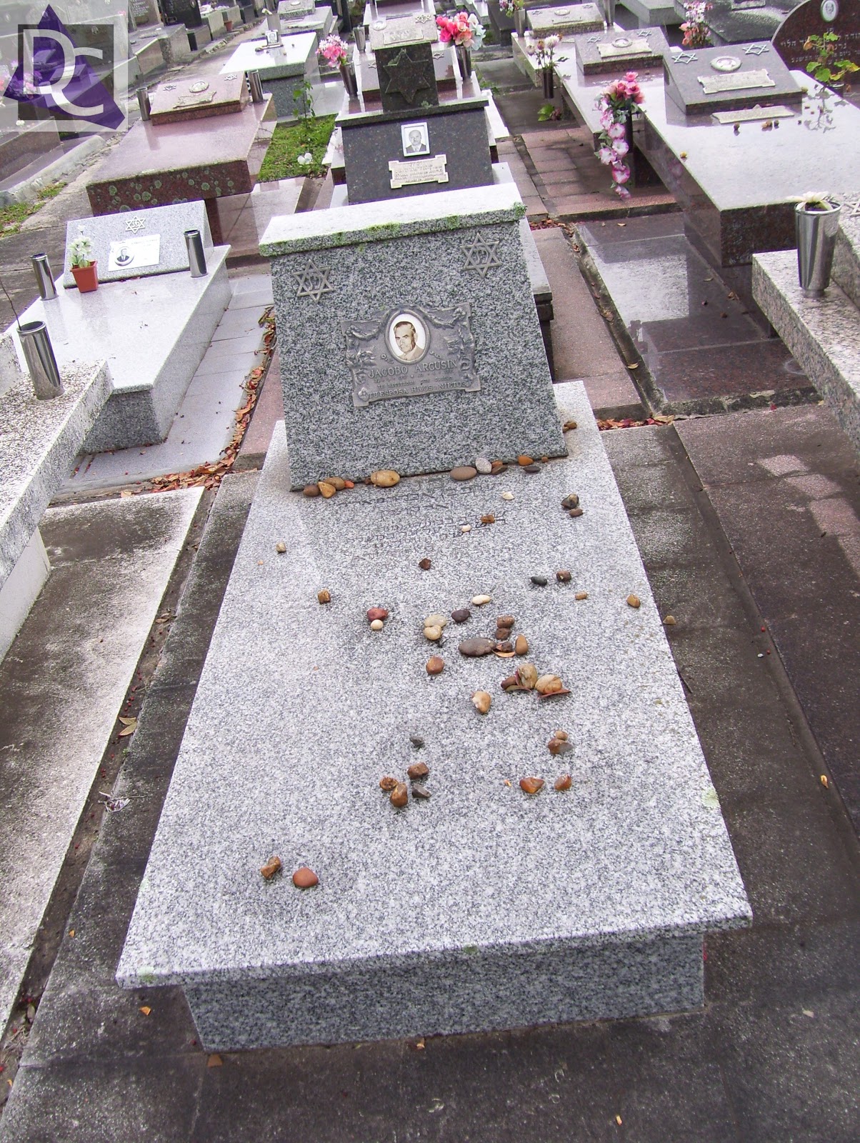 Cosas para compartir Porque los Judíos dejan piedras sobre las tumbas?