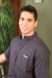 QUIERES VERLO DESNUDO???