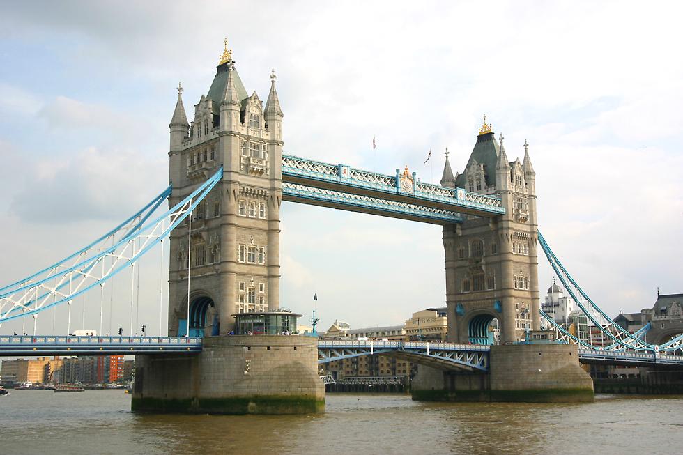 Earthly Treasures: London Bridge is Falling Down