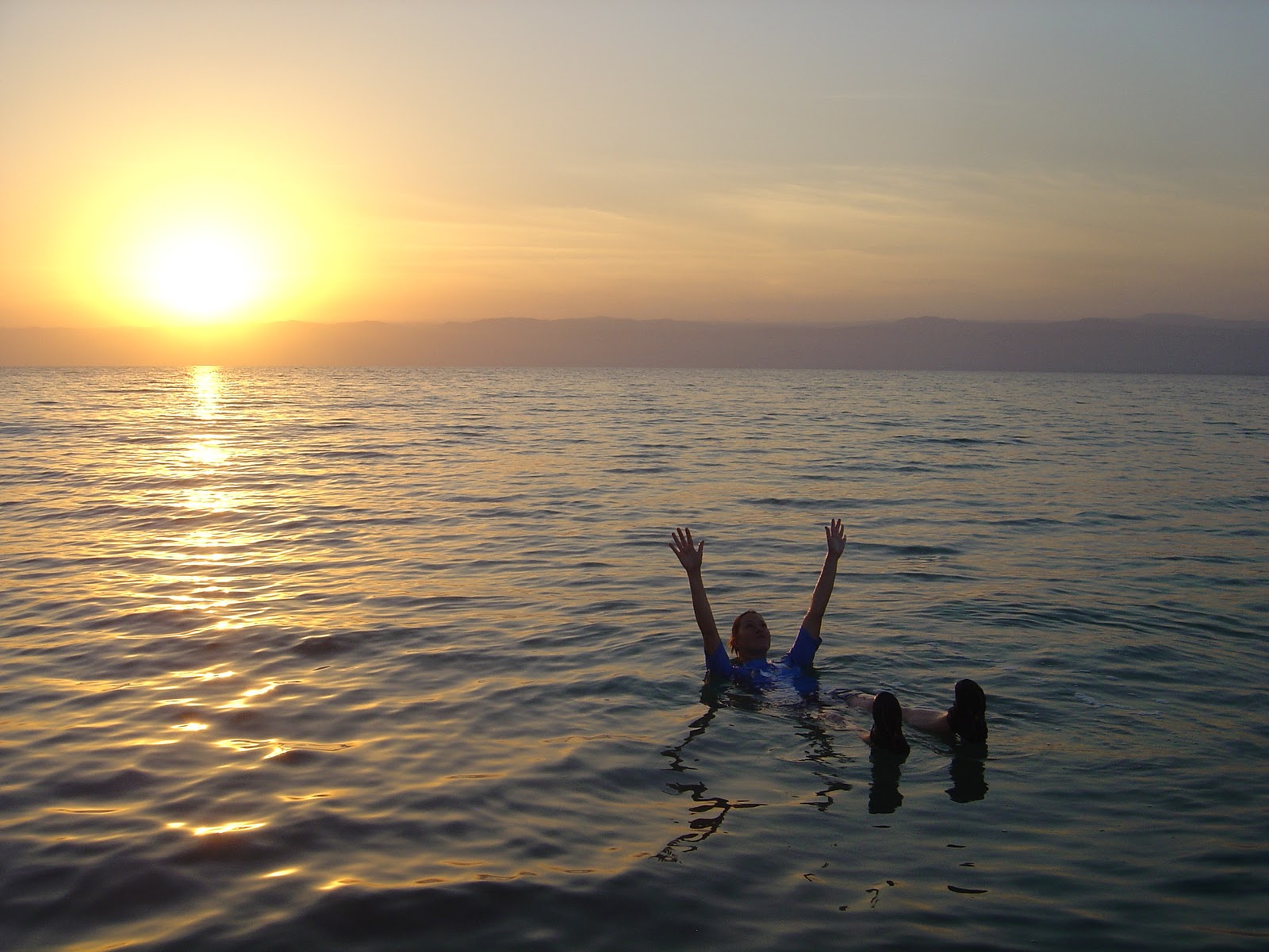 EN AUTOCARAVANA POR ÁFRICA, EUROPA Y ASIA MAR MUERTO