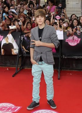 justinbieberchile-justin-bieber-en-los-mmva-2010-red-carpet-fotos