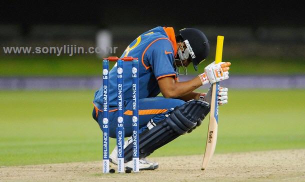 [ndia's+Yusuf+Pathan+gets+ready+for+the+final+over+of+the+match+against+England.jpg]