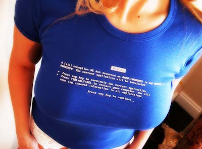 Girl wearing Blue screen t-shirt