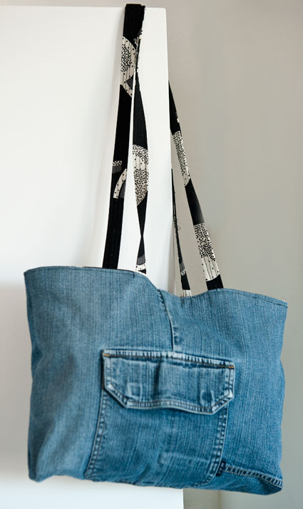 Beate's Fabric Art: A new Bag from old Jeans