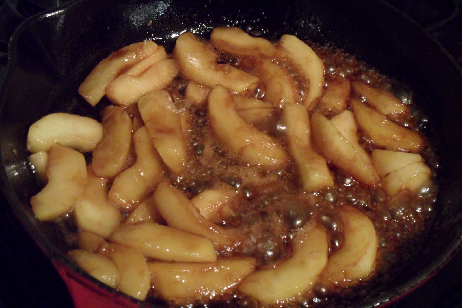 Thumb In The Pie Caramelised Apple Croissant